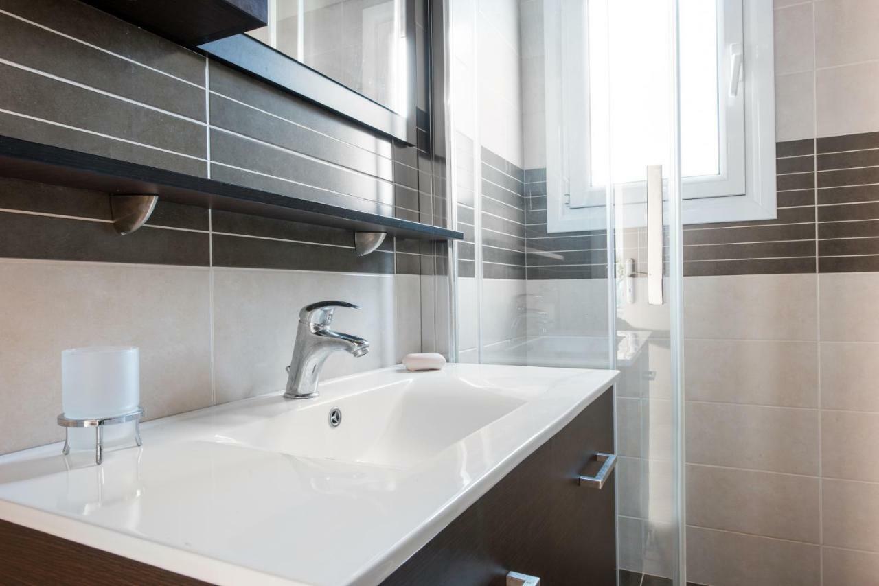 Apartment Top Floor Modern Studio In Central Koropion