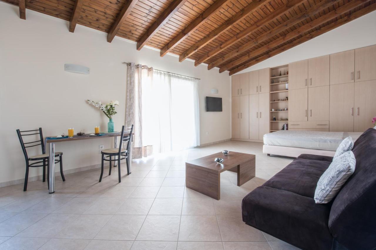 Top Floor Modern Studio In Central Apartment